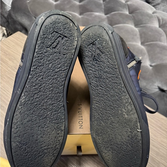LOUIS VUITTON MEN SNEAKERS - Picture 8 of 13